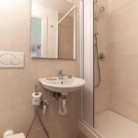 Guest house Cristel - Termini Train Station Rome
